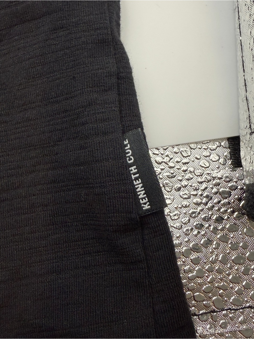 Kenneth Cole Black Short Sleeve Henley Tee Size Small - Picture 5 of 6